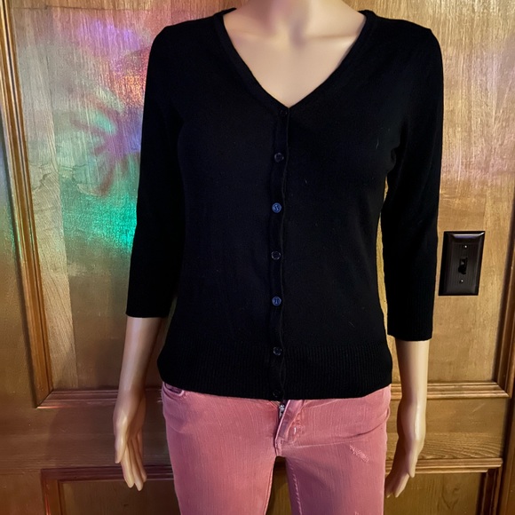 3/4 sleeve v neck black cardigan - Picture 3 of 9